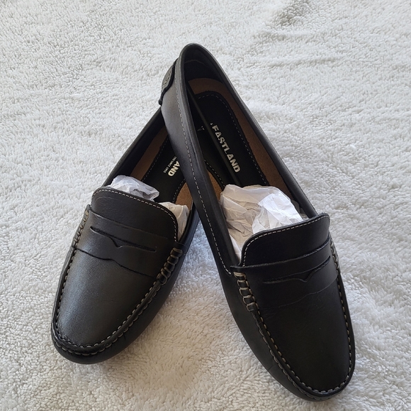 Eastland Shoes Eastland Patricia Women S Black Penny Loafers Size Poshmark